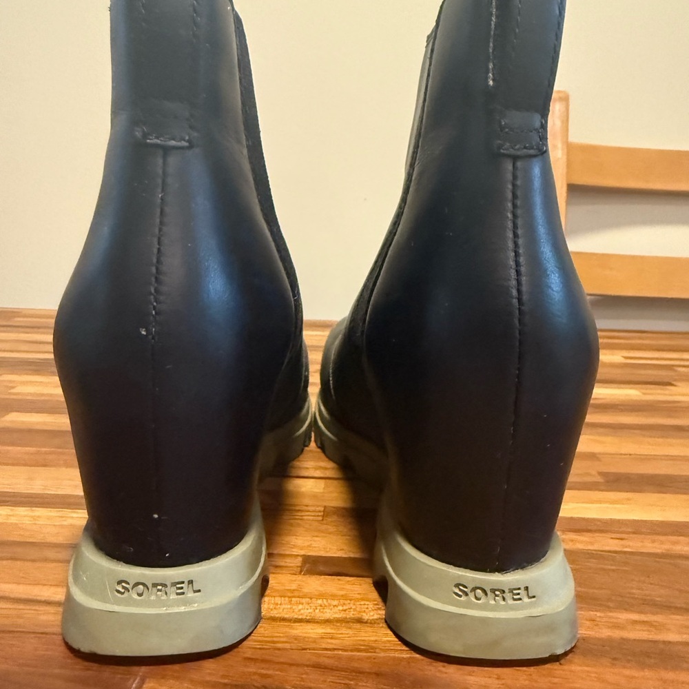 Sorel Black and Dark Green ( but looks black) Wedge Joan of Arctic Ankle Boots - Picture 2 of 7